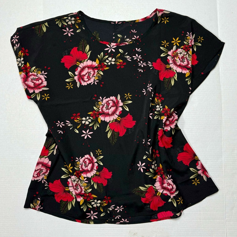 LAST CHANCE Lightweight dolman sleeved floral blouse